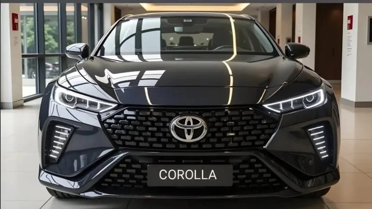 Toyota Corolla 2026 Launched – 1.8L Hybrid Engine, 140HP & 35 km/l Mileage Premium Sedan
